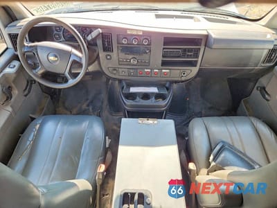 Zdjęcie 8 z 13 samochodu: 2013 CHEVROLET EXPRESS G2500 VIN:1GCWGFCAXD1903799 - miniatura