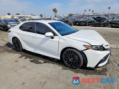 Czwarte zdjęcie samochodu z boku: 2021 TOYOTA CAMRY SE VIN:4T1G11AK3MU547968 - miniatura