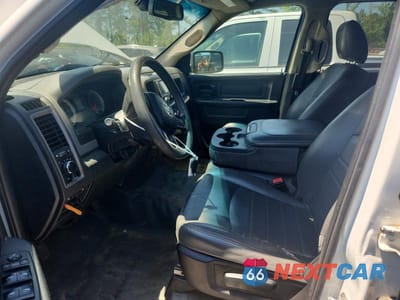 Zdjęcie 7 z 12 samochodu: 2019 RAM 1500 CLASSIC TRADESMAN VIN:1C6RR6FG2KS603714 - miniatura