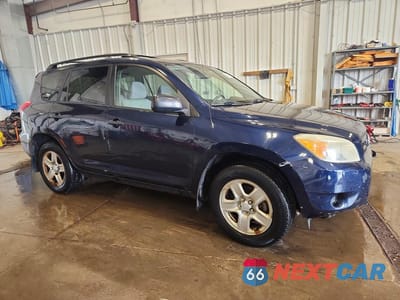 Czwarte zdjęcie samochodu z boku: 2006 TOYOTA RAV4 BASE VIN:JTMBK33V366005923 - miniatura