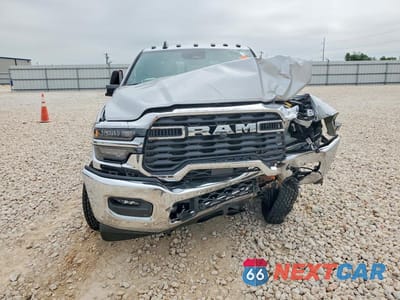 Piąte zdjęcie samochodu w środku: 2026 RAM 3500 TRADESMAN VIN:3C63RRGL0TG250899 - miniatura