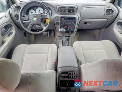 Zdjęcie 8 z 13 samochodu: 2005 CHEVROLET TRAILBLAZER LS VIN:1GNDS13S752129726 - miniatura