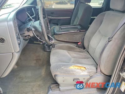 Zdjęcie 7 z 12 samochodu: 2004 CHEVROLET SILVERADO K1500 VIN:2GCEK19T641256253 - miniatura
