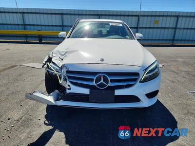 Piąte zdjęcie samochodu w środku: 2019 MERCEDES-BENZ C 300 VIN:55SWF8DBXKU300005 - miniatura