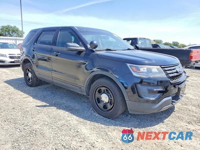 Czwarte zdjęcie samochodu z boku: 2017 FORD EXPLORER POLICE INTERCEPTOR VIN:1FM5K8AR0HGC25531 - miniatura