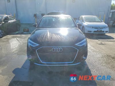 Piąte zdjęcie samochodu w środku: 2024 AUDI A3 PREMIUM VIN:WAUAUDGY4RA101073 - miniatura