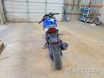 Czwarte zdjęcie samochodu z boku: 2019 SUZUKI GSX250R M VIN:LC6DN11A7K1100511 - miniatura