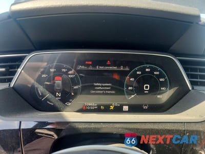 Zdjęcie 9 z 13 samochodu: 2021 AUDI E-TRON PREMIUM PLUS VIN:WA1LAAGE1MB020277 - miniatura
