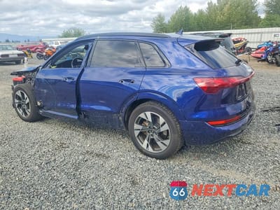 Drugie zdjęcie samochodu z przodu: 2022 AUDI E-TRON PREMIUM VIN:WA1AAAGE2NB022824 - miniatura