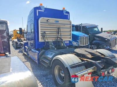 Trzecie zdjęcie samochodu z tyłu: 2019 KENWORTH T680 SEMI TRUCK VIN:1XKYA48X6KJ289492 - miniatura