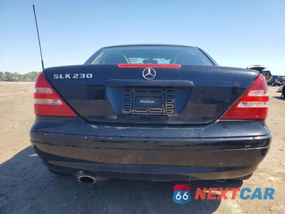 Zdjęcie 6 z 12 samochodu: 2002 MERCEDES-BENZ SLK 230 KOMPRESSOR VIN:WDBKK49FX2F263032 - miniatura
