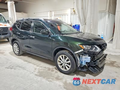 Czwarte zdjęcie samochodu z boku: 2020 NISSAN ROGUE SV VIN:5N1AT2MVXLC709272 - miniatura