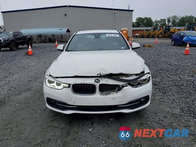 Piąte zdjęcie samochodu w środku: 2017 BMW 330 XI VIN:WBA8K3C38HA023176 - miniatura