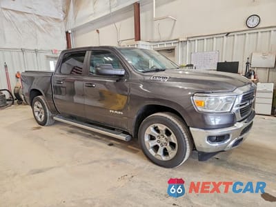 Czwarte zdjęcie samochodu z boku: 2021 RAM 1500 BIG HORN VIN:1C6SRFFT5MN787028 - miniatura