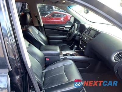 Piąte zdjęcie samochodu w środku: 2015 NISSAN PATHFINDER SL VIN:5N1AR2MN4FC622518 - miniatura