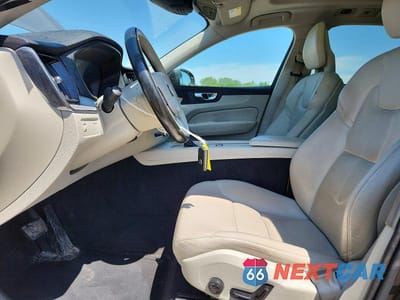 Zdjęcie 7 z 13 samochodu: 2018 VOLVO XC60 T6 MOMENTUM VIN:YV4A22RK8J1028748 - miniatura