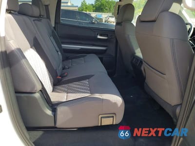 Zdjęcie 10 z 12 samochodu: 2018 TOYOTA TUNDRA CREWMAX SR5 VIN:5TFDW5F13JX693359 - miniatura