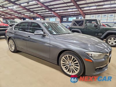 Czwarte zdjęcie samochodu z boku: 2013 BMW 328 XI SULEV VIN:WBA3B5C59DF595801 - miniatura