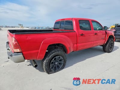 Trzecie zdjęcie samochodu z tyłu: 2005 TOYOTA TACOMA DOUBLE CAB LONG BED VIN:5TEMU52N25Z040311 - miniatura