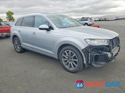 Czwarte zdjęcie samochodu z boku: 2018 AUDI Q7 PREMIUM PLUS VIN:WA1LAAF71JD014143 - miniatura
