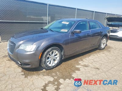 2015 CHRYSLER 300 LIMITED 2C3CCAAG0FH797008 - główne zdjęcie licytacji z USA - miniatura