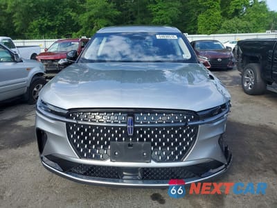 Piąte zdjęcie samochodu w środku: 2024 LINCOLN NAUTILUS PREMIERE VIN:5LMPJ8J4XRJ859785 - miniatura