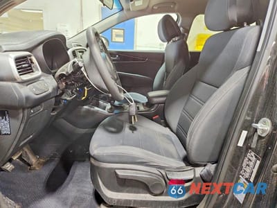 Zdjęcie 7 z 13 samochodu: 2016 KIA SORENTO L VIN:5XYPG4A36GG187243 - miniatura