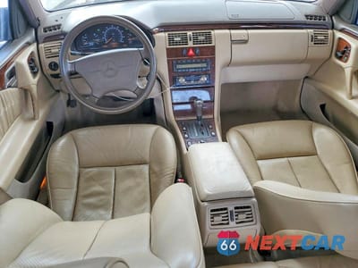 Zdjęcie 8 z 12 samochodu: 1996 MERCEDES-BENZ E 320 VIN:WDBJF55F4TJ005101 - miniatura