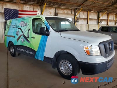 Czwarte zdjęcie samochodu z boku: 2015 NISSAN NV 2500 HD S VIN:1N6BF0KX9FN808440 - miniatura