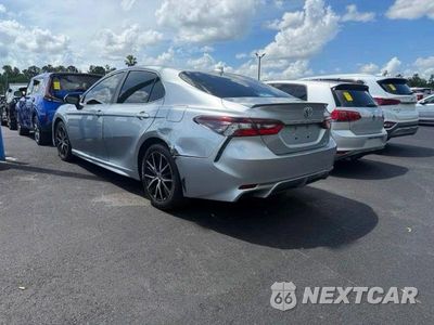 Trzecie zdjęcie samochodu z tyłu: 2024 TOYOTA CAMRY SE VIN:4T1T11AK2RU852643 - miniatura