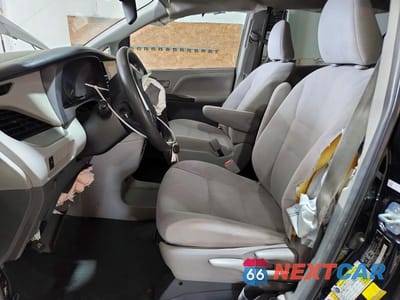 Zdjęcie 7 z 13 samochodu: 2019 TOYOTA SIENNA L 7-PASSENGER VIN:5TDZZ3DC1KS974265 - miniatura