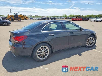 Trzecie zdjęcie samochodu z tyłu: 2019 MERCEDES-BENZ A 220 4MATIC VIN:WDD3G4FB0KW000966 - miniatura