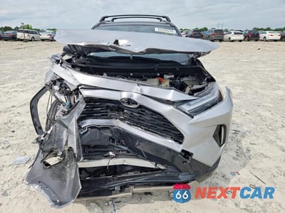 Piąte zdjęcie samochodu w środku: 2025 TOYOTA RAV4 XSE VIN:JTME6RFV8SD576197 - miniatura
