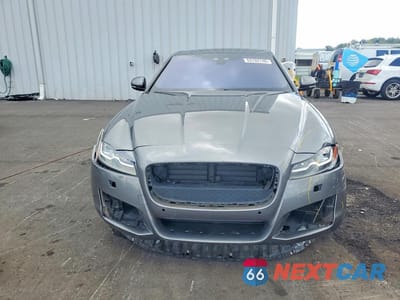 Piąte zdjęcie samochodu w środku: 2017 JAGUAR XF PREMIUM VIN:SAJBD4BV7HCY33335 - miniatura