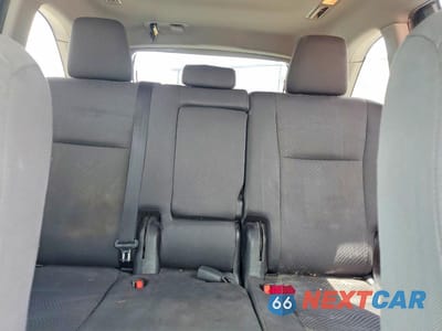 Zdjęcie 10 z 13 samochodu: 2019 TOYOTA HIGHLANDER LE VIN:5TDZZRFH1KS292790 - miniatura