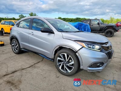 Czwarte zdjęcie samochodu z boku: 2019 HONDA HR-V SPORT VIN:3CZRU6H16KG722741 - miniatura