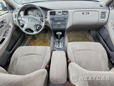 Zdjęcie 8 z 12 samochodu: 2002 HONDA ACCORD LX VIN:3HGCG66522G704764 - miniatura