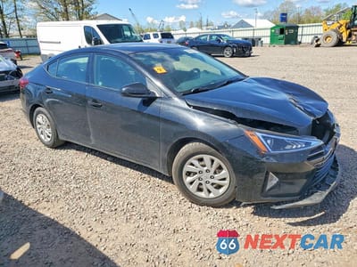 Czwarte zdjęcie samochodu z boku: 2019 HYUNDAI ELANTRA SE VIN:5NPD74LF1KH450248 - miniatura