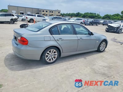 Trzecie zdjęcie samochodu z tyłu: 2006 BMW 325 I VIN:WBAVB13506K000894 - miniatura