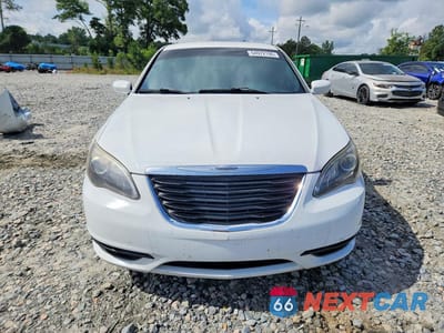 Piąte zdjęcie samochodu w środku: 2014 CHRYSLER 200 TOURING VIN:1C3CCBBG4EN131263 - miniatura
