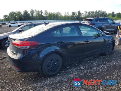 Trzecie zdjęcie samochodu z tyłu: 2018 KIA FORTE LX VIN:3KPFL4A77JE237517 - miniatura