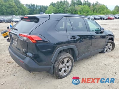 Trzecie zdjęcie samochodu z tyłu: 2025 TOYOTA RAV4 XLE VIN:2T3P1RFV0SC504860 - miniatura