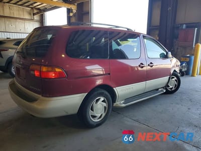 Trzecie zdjęcie samochodu z tyłu: 1998 TOYOTA SIENNA XLE VIN:4T3ZF13C2WU005254 - miniatura