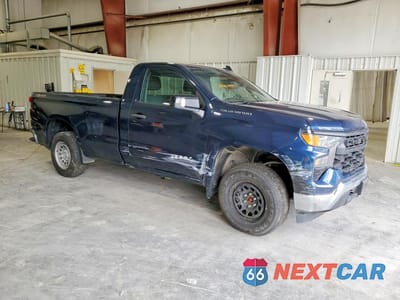 Czwarte zdjęcie samochodu z boku: 2022 CHEVROLET SILVERADO K1500 VIN:3GCNDAED0NG668136 - miniatura