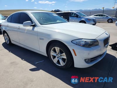 Czwarte zdjęcie samochodu z boku: 2012 BMW 528 I VIN:WBAXG5C5XCDW24039 - miniatura