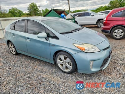 Czwarte zdjęcie samochodu z boku: 2014 TOYOTA PRIUS TWO VIN:JTDKN3DU7E1838973 - miniatura
