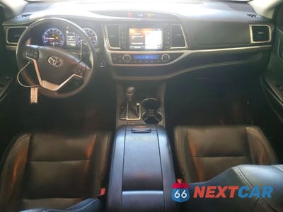Zdjęcie 8 z 13 samochodu: 2018 TOYOTA HIGHLANDER LIMITED PLATINUM VIN:5TDDZRFH9JS894765 - miniatura
