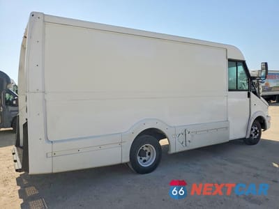 Trzecie zdjęcie samochodu z tyłu: 2014 ISUZU REACH NPR STEP VAN ** R & D * CLN TITLE * PRI FLEET ** VIN:JALB4T172E7W00428 - miniatura