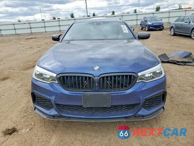 Piąte zdjęcie samochodu w środku: 2019 BMW M550XI VIN:WBAJB9C54KB464312 - miniatura