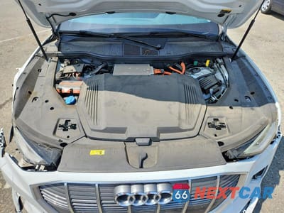 Zdjęcie 11 z 12 samochodu: 2022 AUDI E-TRON PREMIUM VIN:WA1AAAGE9NB024506 - miniatura